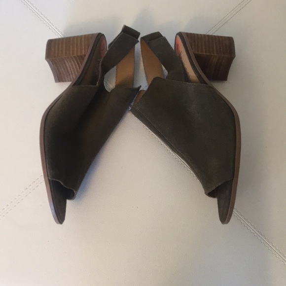 Franco Sarto Suede Block Heel Peep Toe Size 9.5 - Picture 4 of 6